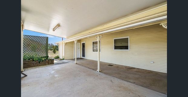 Panoramic Views & Spacious Living - Photo 1