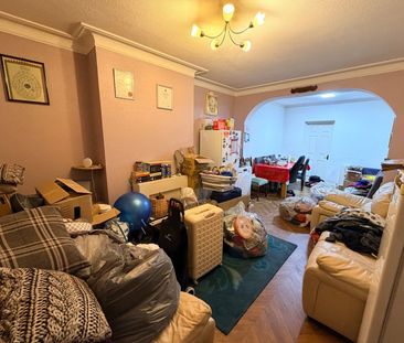 5 Bed Terraced House, North Circular Road, N13 - Photo 1