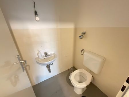 Frisch renovierte 4 Zimmerwohnung mit Balkon - Photo 3