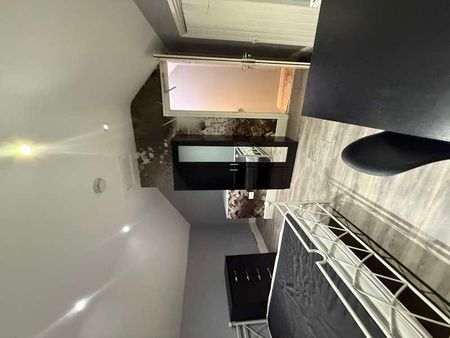 Albert Grove // Bed // Bath, NG7 - Photo 4