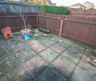 Clare Court, Rugby, CV21 - Photo 3