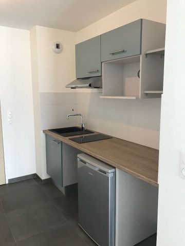 Location Appartement 2 pièces 48m² - Photo 3