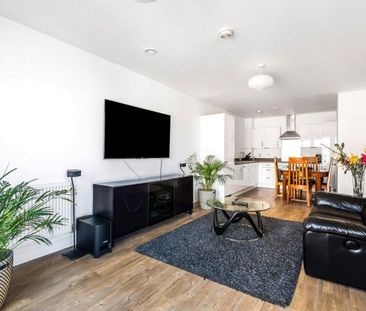 16, Trobridge Parade, Grahame Park Way, London, NW9 - Photo 2