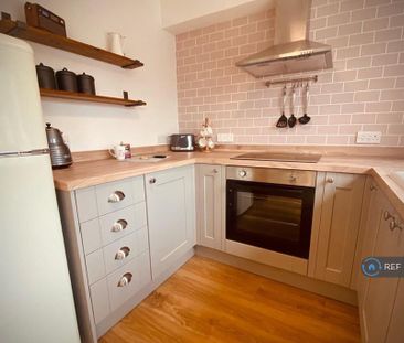 2 bedroom terraced house to rent - Photo 1