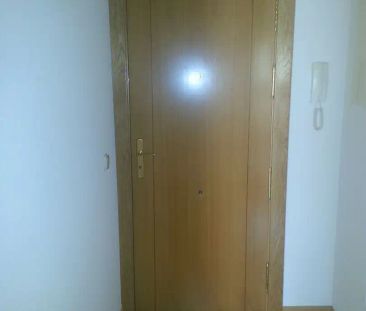 Piso de alquiler en Calle Luis Sala Balust, Pizarrales - Photo 2