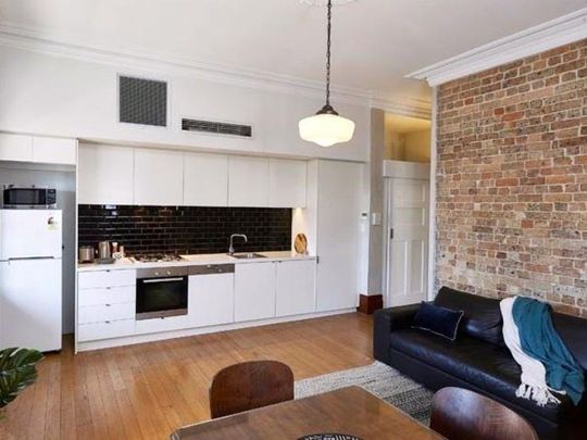 REMARKABLE ONE BEDROOM IN THE HEART OF RANDWICK! - Photo 1