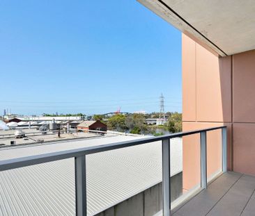 412/77 Hobsons Road, Kensington VIC 3031 - Photo 5