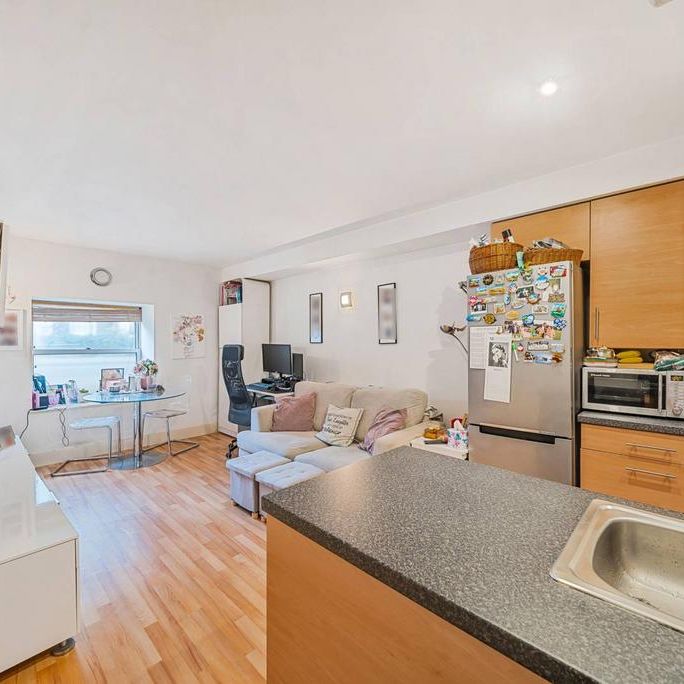 1 bedroom flat to rent - Photo 1