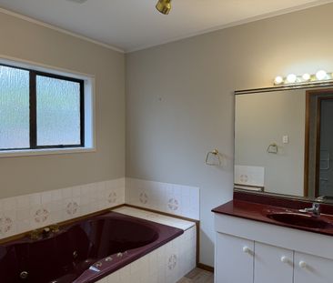 10 Westpark Drive, West Harbour, Auckland - Photo 4