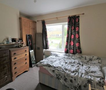 End of terrace house to rent on - Photo 1