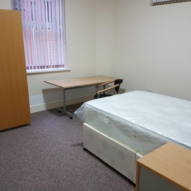 4 bedroom townhouse to rent - Photo 1