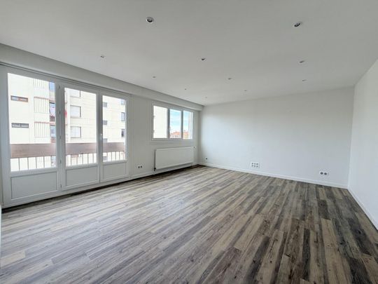 Location Appartement 3 pièces 68m² ROANNE 42300 - Photo 1