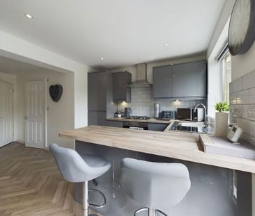 3 bedroom semi-detached house to rent - Photo 5
