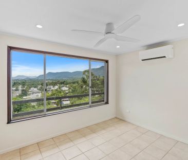 Elevated level living with breathtaking views - Photo 1