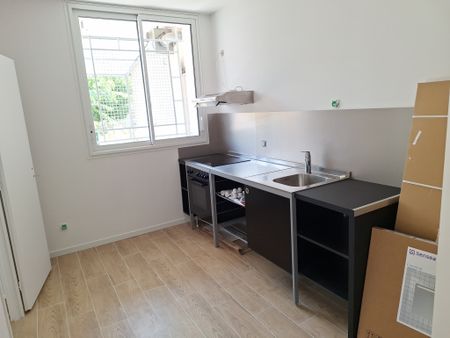 Location Appartement 1 pièce 31m² MONTPELLIER 34070 - Photo 2