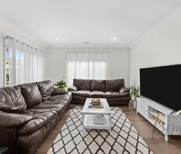 17 Echidna Drive, Beveridge, Vic 3753 - Photo 2