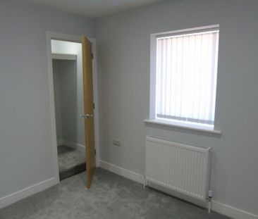 2 bedroom semi-detached house to rent - Photo 3