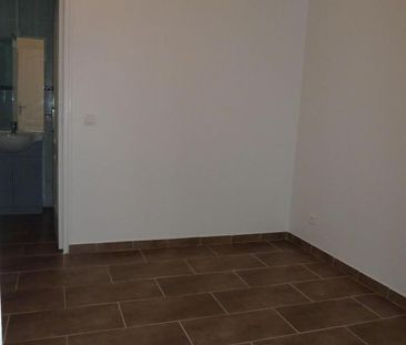 Location Appartement 2 pièces 46m² IVRY SUR SEINE 94200 - Photo 3