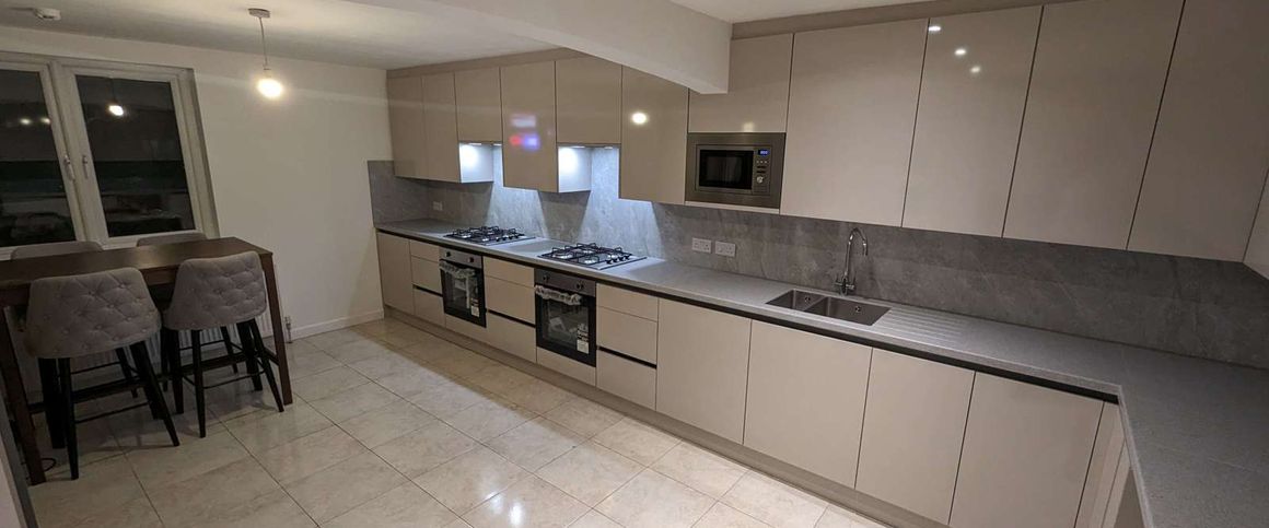 Woodcock Hill Room 4 - Photo 1