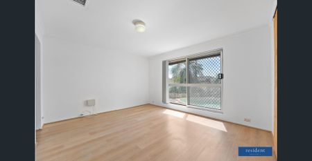 Spacious Family Home with Pool and Self-Contained Granny Flat - Photo 4