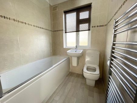 2 bedroom terraced house to rent - Photo 4