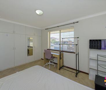 Fully Furnished, Convenient and secure apartment - Photo 6
