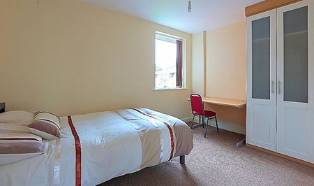 Amazing Six Bedroom Luxury Apartment - Photo 5