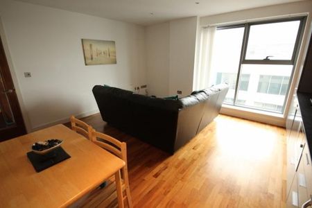 1 bedroom flat to rent - Photo 2