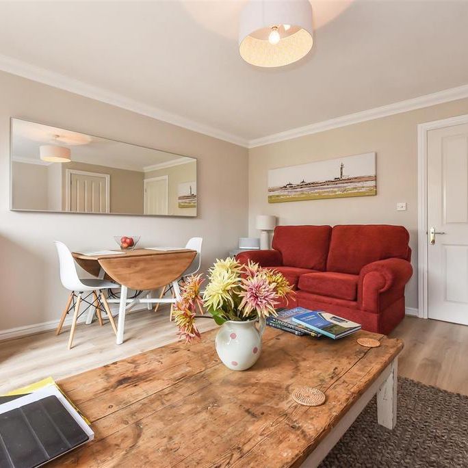 2 bedroom end of terrace house to rent - Photo 1