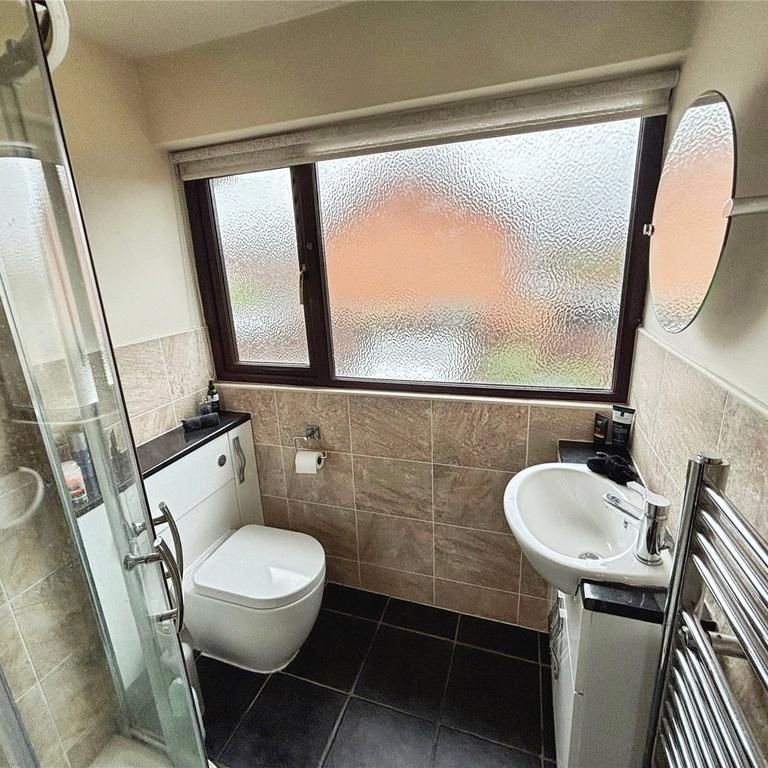 3 bedroom semi-detached house to rent - Photo 1