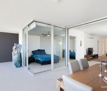 Spacious 2 Bed + 2 Bath + 1 Car + Storage Cage - apartment in Resor... - Photo 2