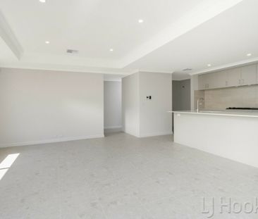 Modern Brand New Spacious Family Home - Photo 2