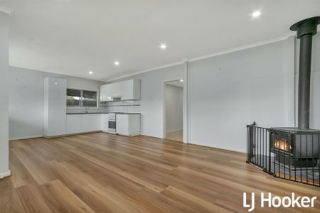 Spacious Family Home - Photo 2