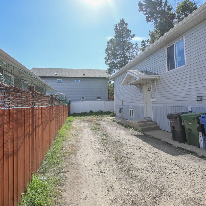 Rent-A-Room in this Roomy 8 Bed Home! Based On Single Occupancy. - Photo 1