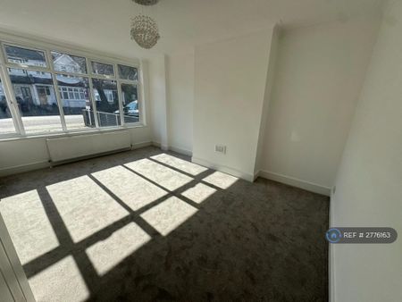 3 bedroom terraced house to rent - Photo 4