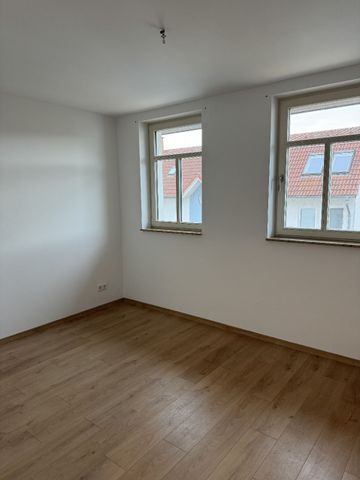 Luxuriöse 2-Zimmer-Wohnung mit Wintergarten und gehobener Ausstattung - Foto 2