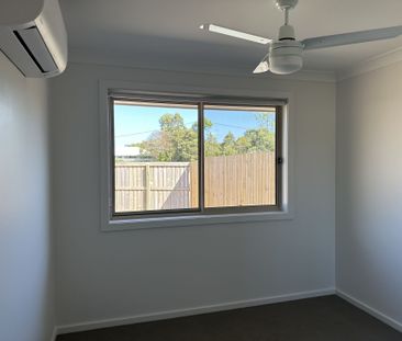 Modern 2-Bedroom Duplex! - Photo 2