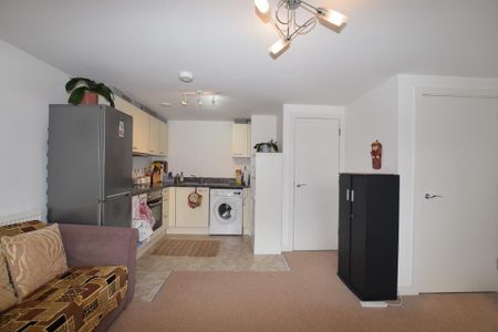 1 bedroom flat to rent - Photo 5