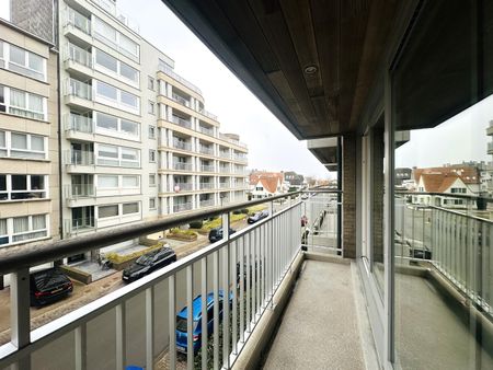 2-slaapkamer appartement met zijdelings zeezicht te Duinbergen. - Photo 2