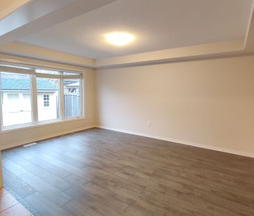 For Lease - 917 Farmstead Drive, Milton, Ontario - Photo 3