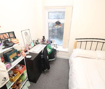 Flat For Rent 1 Stow Hill, Pontypridd - Photo 4