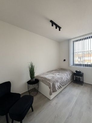 Nieuwbouw 3-slaapkamerappartement te huur voor kortere periode - Photo 1