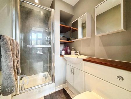 2 bedroom flat to rent - Photo 4