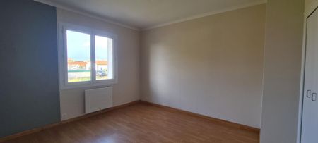 Location Maison 5 pièces 132m² LES SORINIERES 44840 - Photo 4