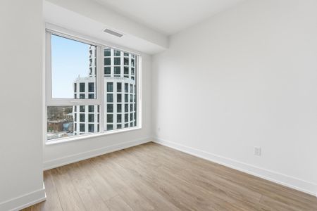 For Lease - 60 Central park Roadway N/A Unit# 1209, Toronto, Ontario - Photo 4