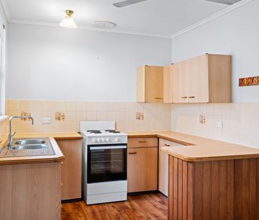 Spacious Family Home - Photo 4