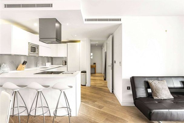 A spacious three bedroom apartment in a popular modern development. - Photo 1