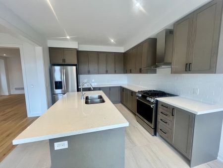 For Lease - 3194 Crystal Drive, Oakville, Ontario - Photo 3