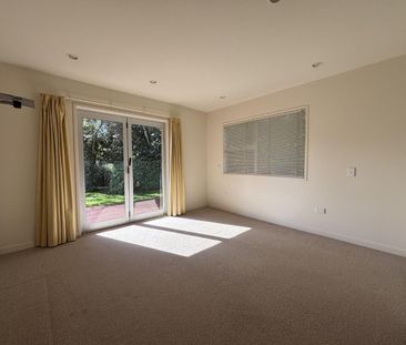 Country Living - Photo 2