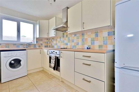 Beta Road, Woking, Surrey, GU22 - Photo 3